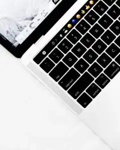 MacBook touchbar to take screenshots