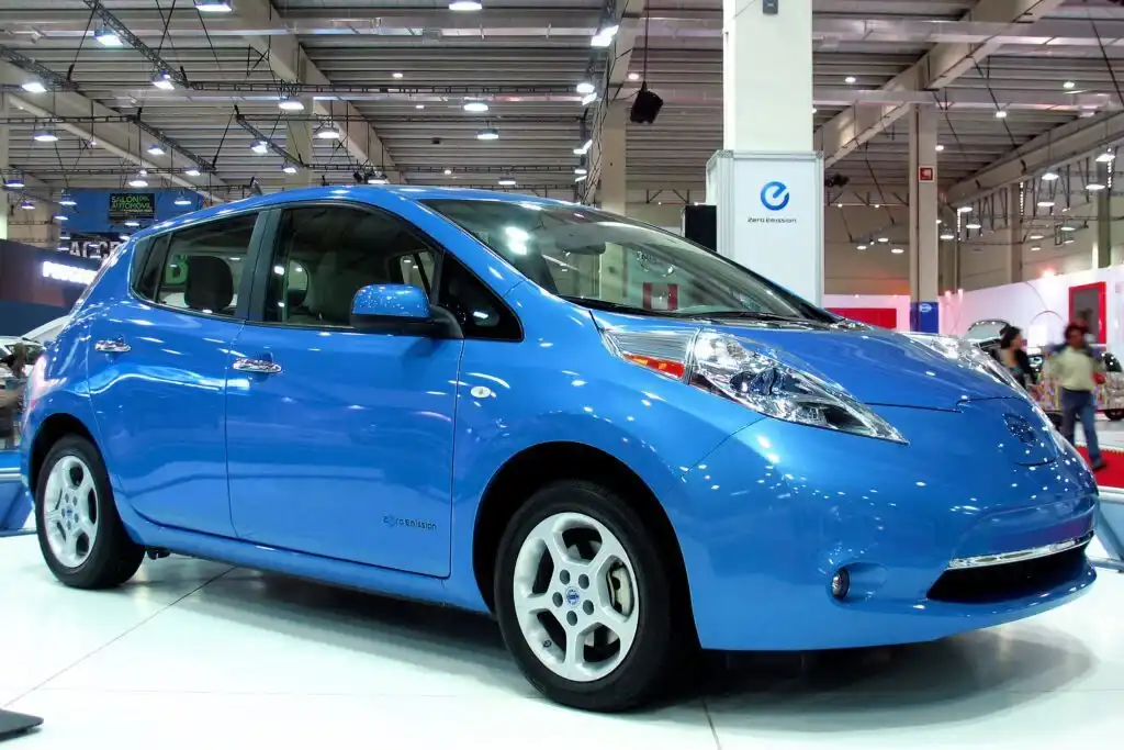 nissan leaf 2010