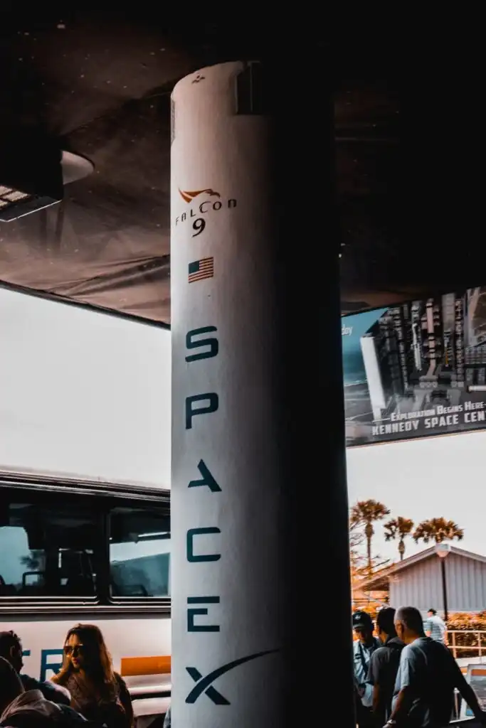 how does spacex make money