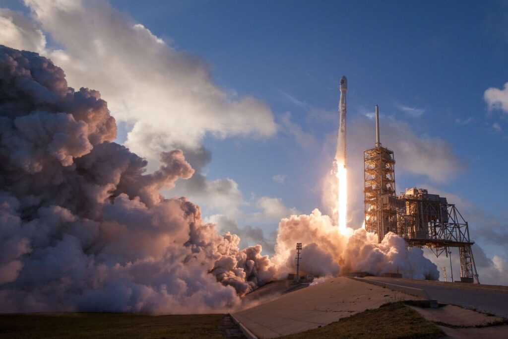 how does spacex make money