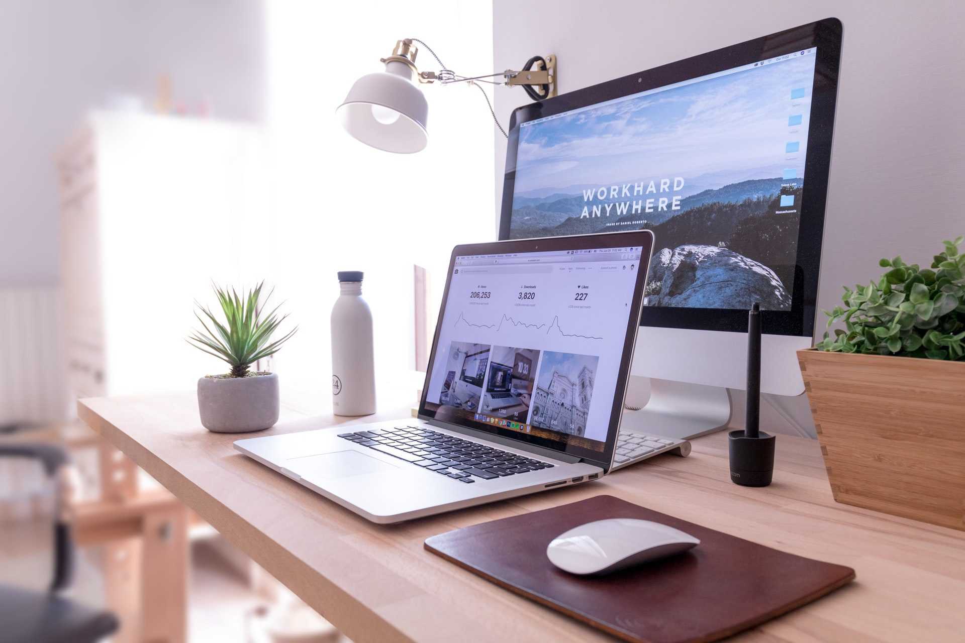 Laptop desk for bed