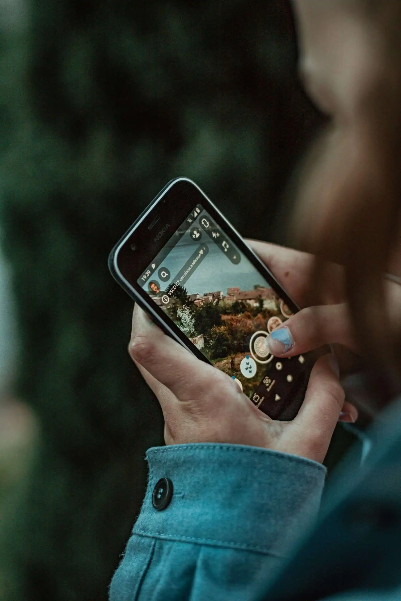 How to make a private story on Snapchat