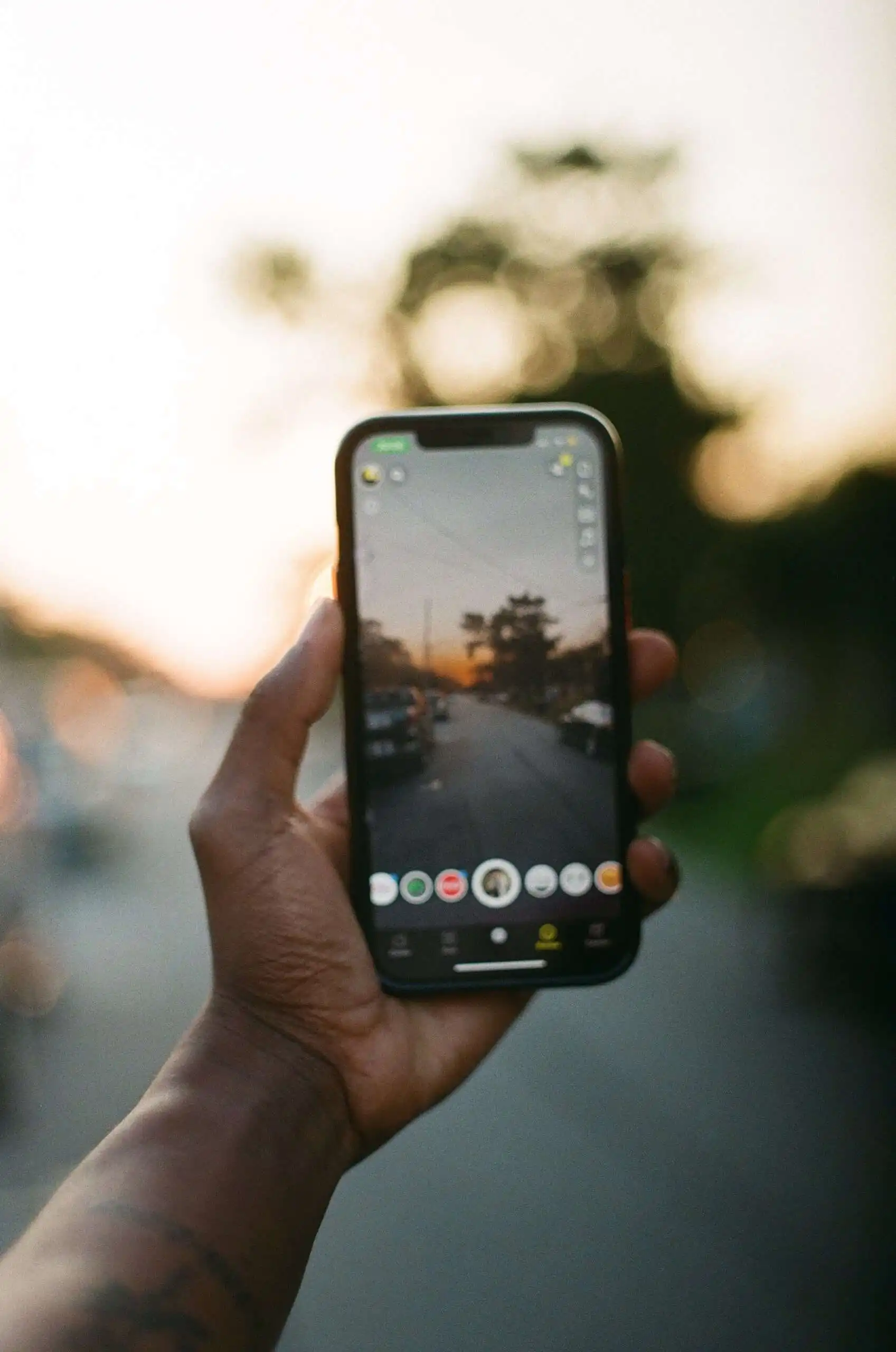How to make a private story on Snapchat