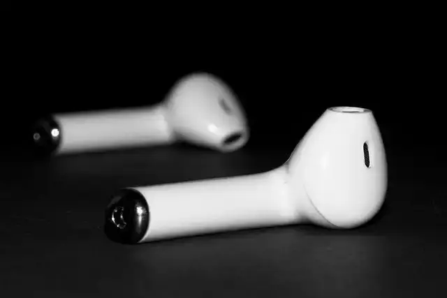 Wireless earbuds have become very popular.