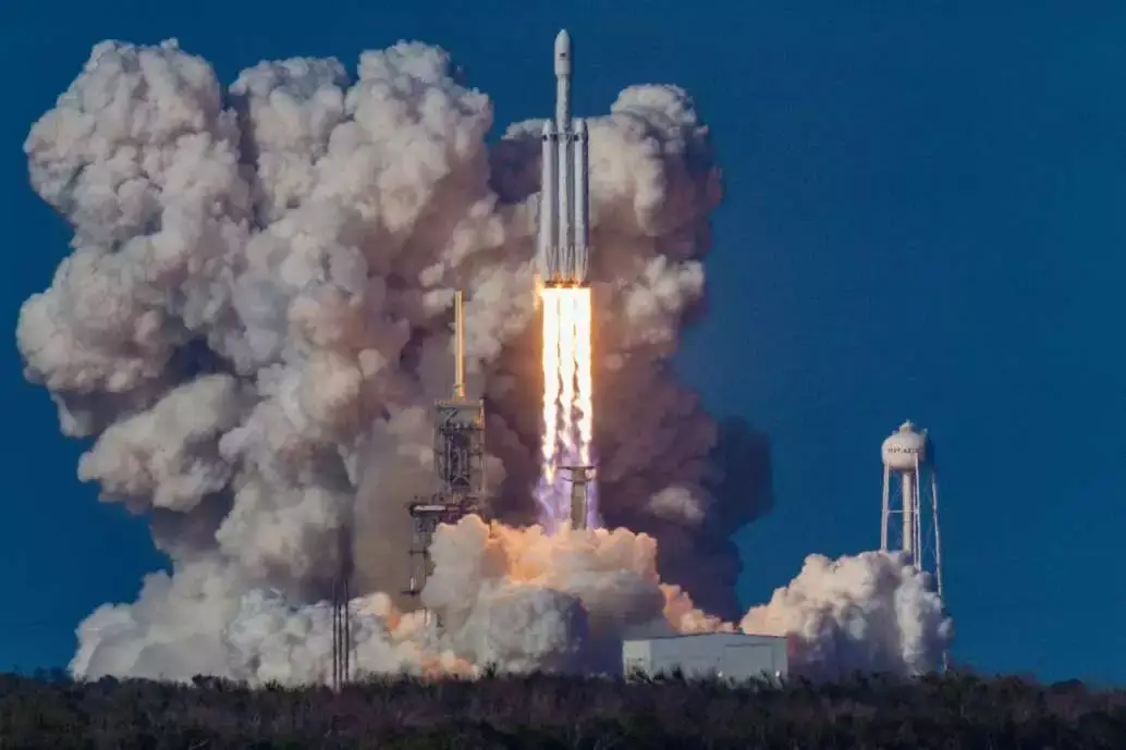 how does spacex make money
