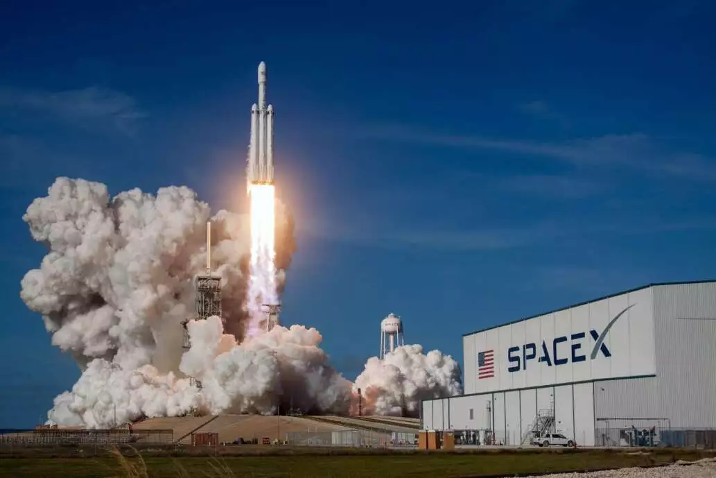 how does spacex make money