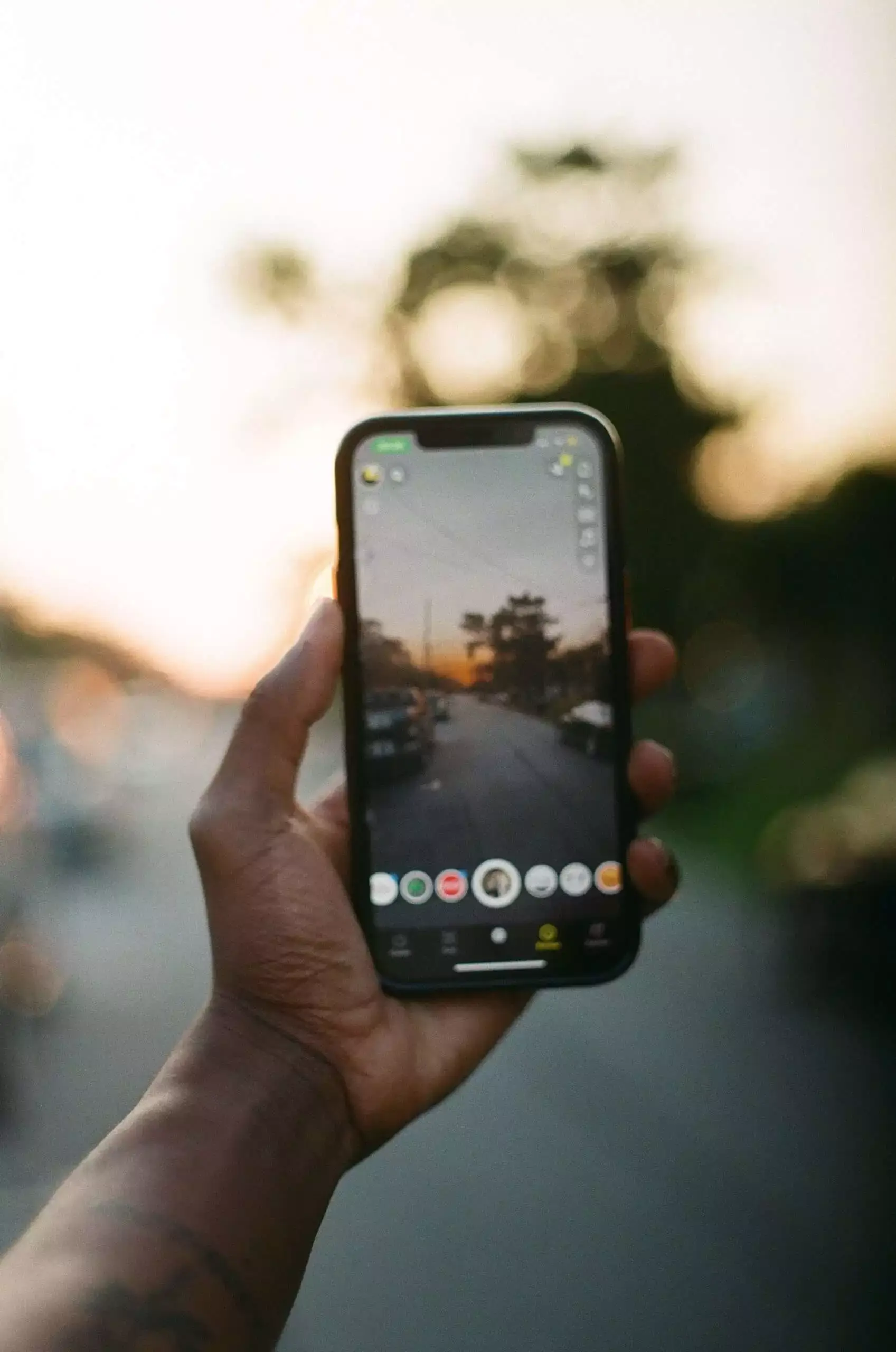 How to make a private story on Snapchat